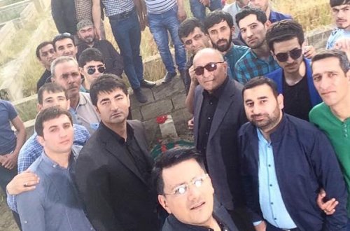 Başdaşı ilə selfi...