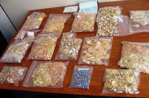 Ölkədən 1 kq-a qədər qızılı çıxarmaq istədi