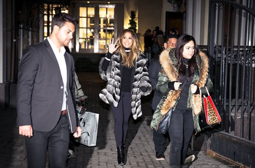 Cennifer Lopez Ayselin mağazasında