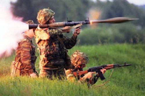 Düşmən minaatanlardan atəş açır