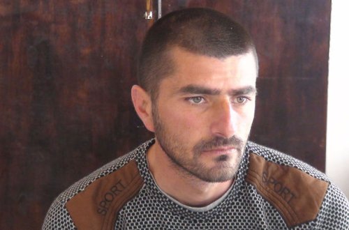 İtkin düşən gənc: Üzərimdə pul olmadığı üçün iki qızıl dişimi satdım