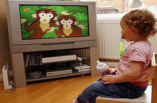 Uşaqların inkişafını ləngidən 8 əşya