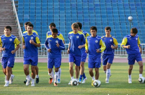 “Orada mәnә tanış futbolçular var” - Kapitan