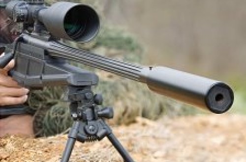 Erməni əsgəri başından vuruldu