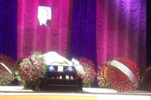 Maqsud İbrahimbəyovla vida mərasimi başladı