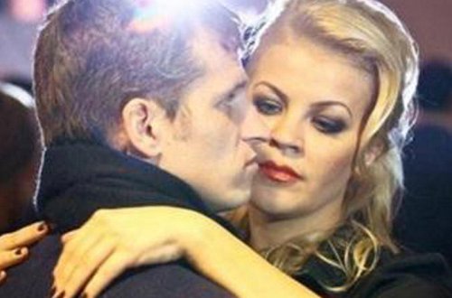 Azərbaycanlı futbolçu arvadını döydü