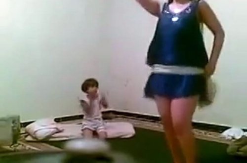 Azyaşlı oğlunun yanında oriental oynayan ana ulduz oldu