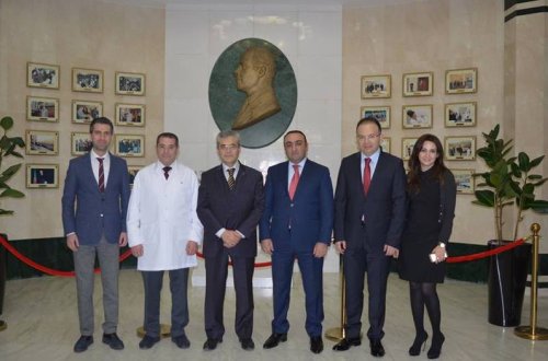 Türkiyənin məşhur Medipol Mega Universitet Xəstəxanasının rəhbərliyi Tədris Cərrahiyyə Klinikasının qonağı olublar