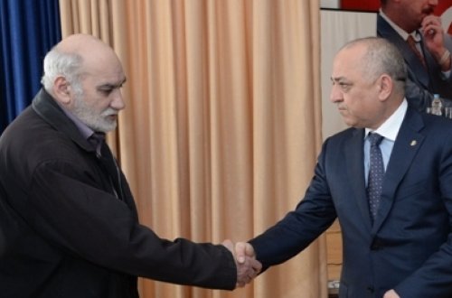 Novruz Bayramı ilə əlaqədar Nəsimi rayonunda imkansız ailələrə bayram payları təqdim olundu