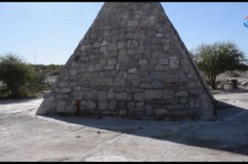 Kəndli piramida inşa etdi