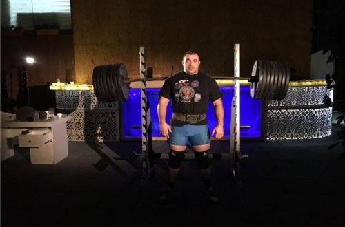 Bakıda dünya çempionunun obyektini əlindən almaq istəyirlər