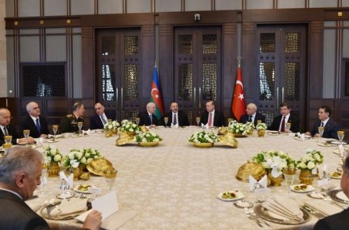 Türkiyədə Azərbaycan prezidentinin şərəfinə ziyafət verildi