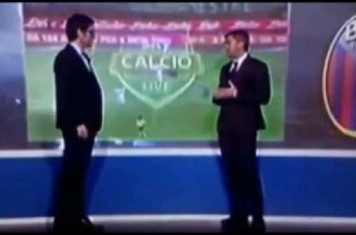 Məşhur futbolçu canlı efirdə döyüldü