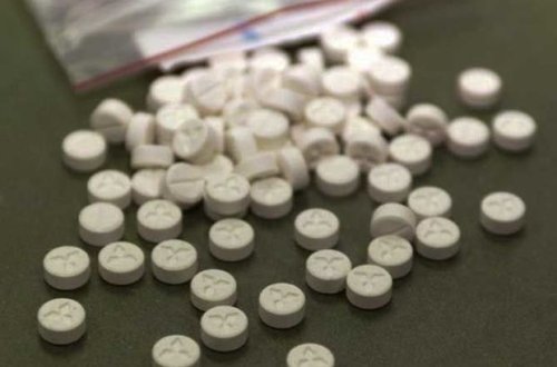 Həbsxanaya alt paltarından narkotik keçirmək istədilər