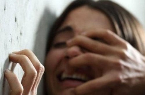 ''Axşam hamama girdim, qəflətən bir kişi sinəmə əl atdı...'' - Bakıda OLAY