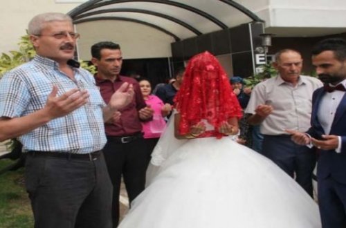 Toy günü qaynana nə qədər xahiş etsə də - gəlin tərsliyindən dönmədi