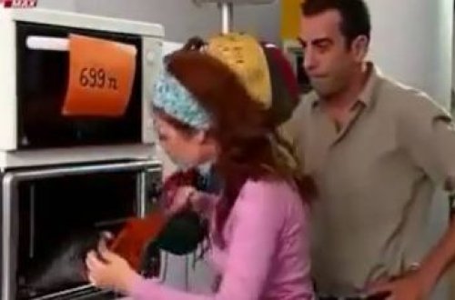 Qadınlarla alış-veriş edən kişilər