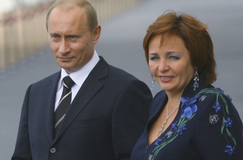 Putin arvadından onun xəyanətinə görə boşanıb