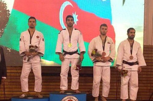 Şirinli Argentinada himnimizi səsləndirdi