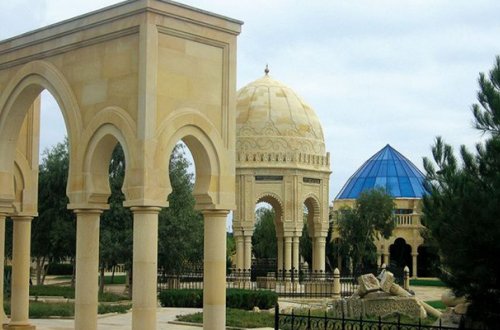 Qadın ziyarətgahda özünü öldürmək istədi