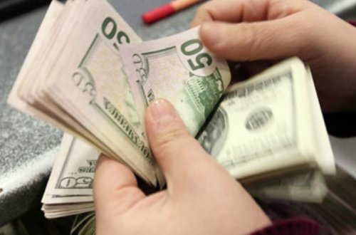 Mərkəzi bank dolları ucuzlaşdırdı