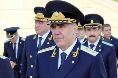Zakir Qaralov prokurorları topladı