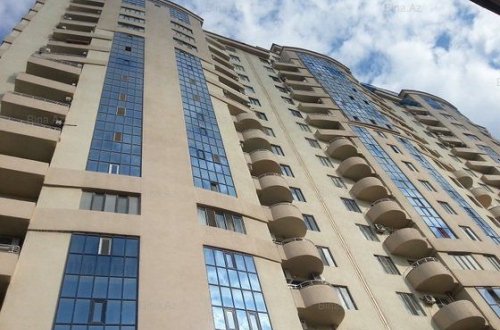 Bakıda binaların bloklarının işıqları söndürülür