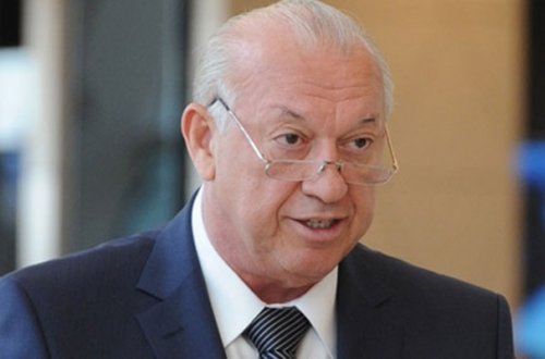 AZAL prezidenti Cahangir Əsgərovun qızlarla