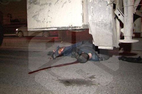 Yük maşınının altında qaldı