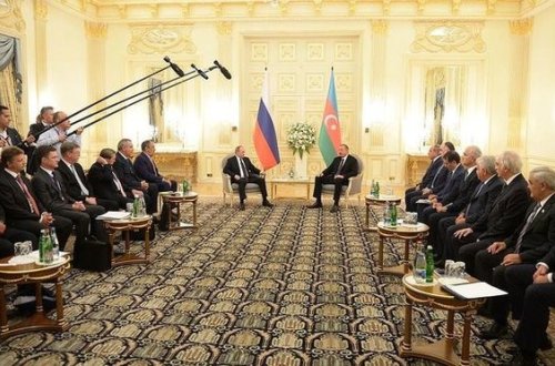 Üçtərəfli formatda danışacağımız kifayət qədər mövzu var