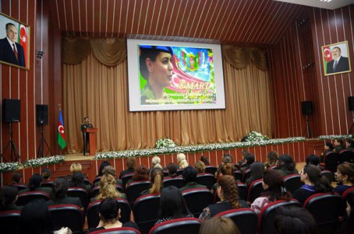 Zakir Həsənov hərbçi qadınları bir araya topladı