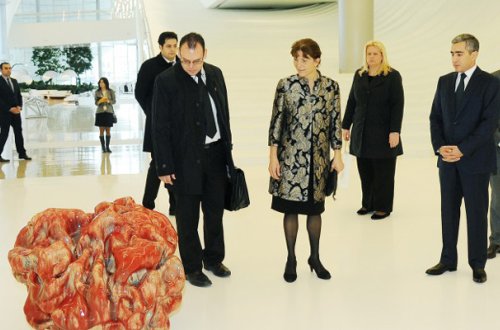 Baş nazirin xanımı Heydər Əliyev Mərkəzində