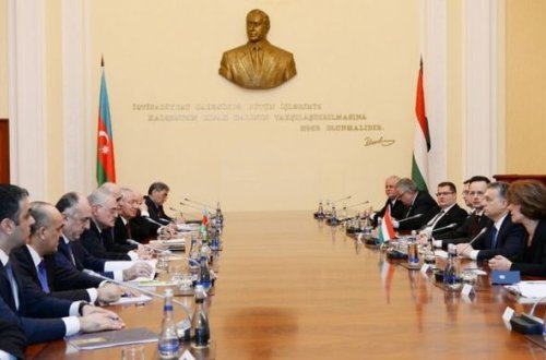 Azərbaycan və Macarıstan baş nazirlərinin görüşü olub