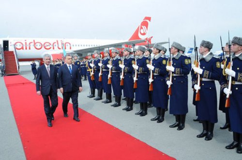 Macarıstanın Baş naziri Azərbaycana gəlib