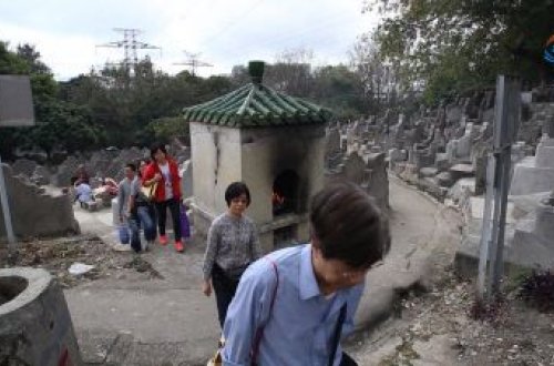 Cəsədləri oğurlayıb, onlarla evlənirlər