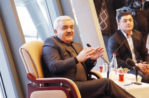 Prezident Gürcüstana hədiyyə göndərib