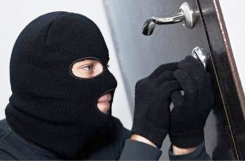 İki gündə 5 məktəbi yardılar