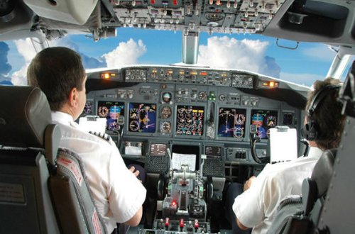 Təyyarənin pilotu uçuş zamanı