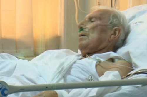 Xalq artistinin vəziyyəti ağırdır