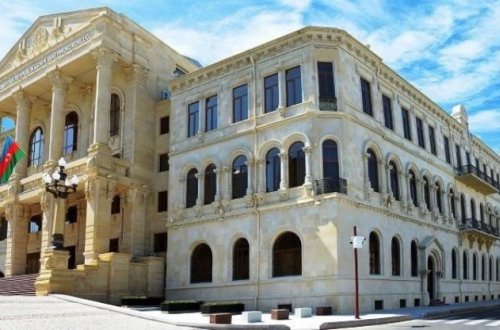 Arvadının və 3 uşağının gözü qarşısında bıçaqlayıb...