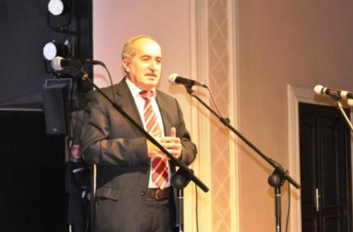 Zəlimxan Yaqubun yerinə