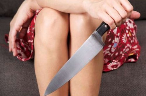 Qardaşını öldürüb basdıran qıza hökm oxundu