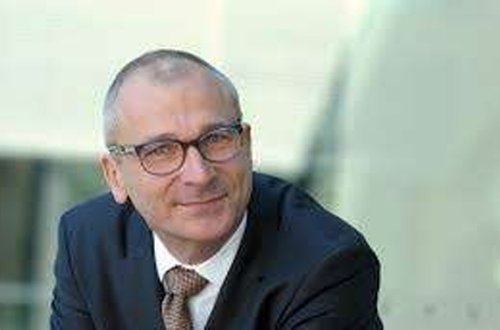 Deputatın cibindən narkotik tapıldı