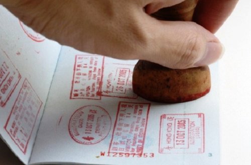 Rusiya 24 ölkə ilə vizanı ləğv edir