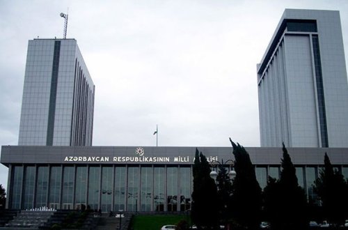 “Bu qalınlıqda qanun olmaz”