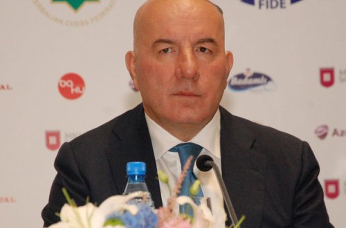 Elman Rüstəmov: Banklar ehtiyacları olduqları qədər valyuta alırlar