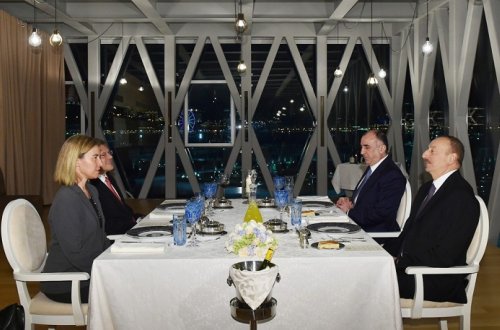 İlham Əliyev Moqerininin şərəfinə ziyafət verdi