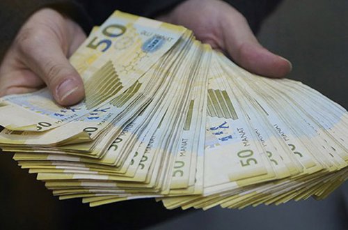 Rüşvət almaqda ittiham olunan baş həkimə