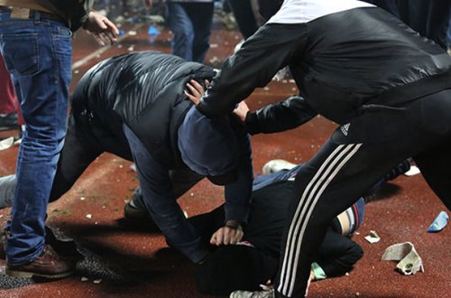 31 yaşlı kişini naməlum şəxslər döydü