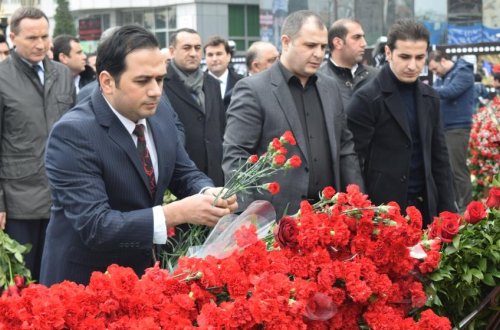 Azərbaycan-Slavyan Gənclər Assosiasiyasının üzvləri “Xocalı” abidəsini ziyarət etdilər